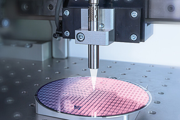 シリコンウェーハの厚さ測定