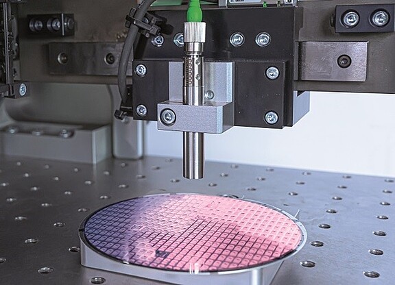Interferometer sensor measuring wafer thickness