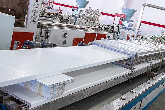 Inspektion von Polycarbonatplatten inspection-polycarbonate-sheets.jpg