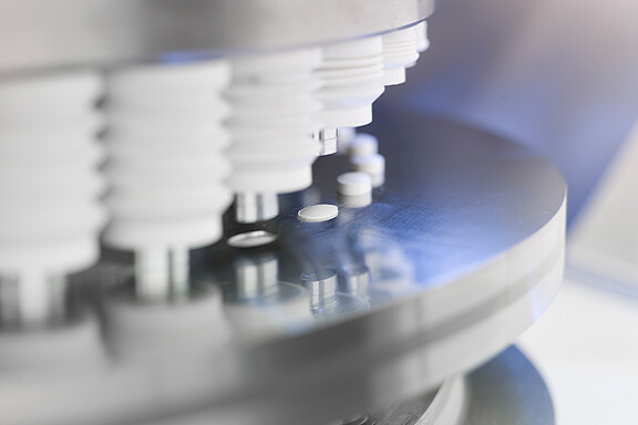 Einsatz von präzisen Sensoren von Micro-Epsilon