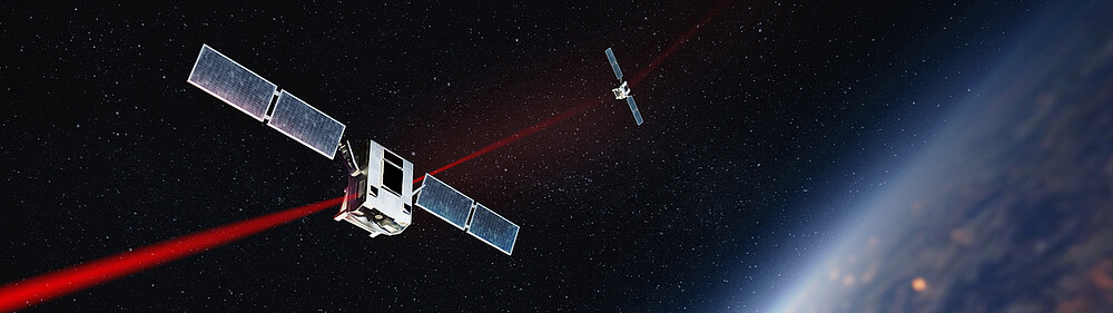 Mirror tilting systems for satellites