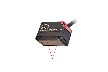 Laser sensor for precise measurements