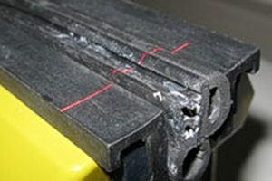 Gummidichtung mit Kleberaupe adhesive-bead-measurement.jpg