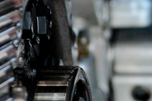 Überwachung Verschleiß von Kurbellagern in Schiffsdieselmotoren  